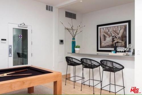 Взглянем на дом Джареда лето в Cahuenga Pass, который выставлен за 1. 999 миллиона долларов. 06 Взглянем на дом Джареда лето в Cahuenga Pass, который выставлен за 1. 999 миллиона долларов. 06