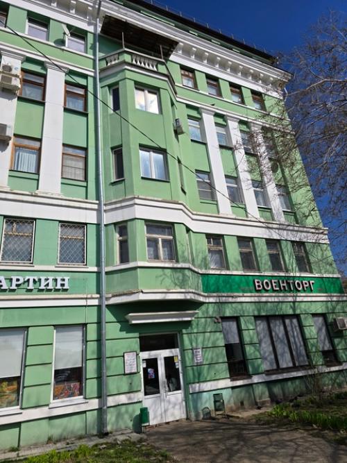 Дома с бельведерами, шпилями и арками. 01