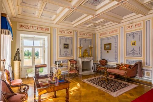 Ольгин павильон.  Построен в 1841-1844 годах архитектором штакеншнейдером Андреем Ивановичем. 02