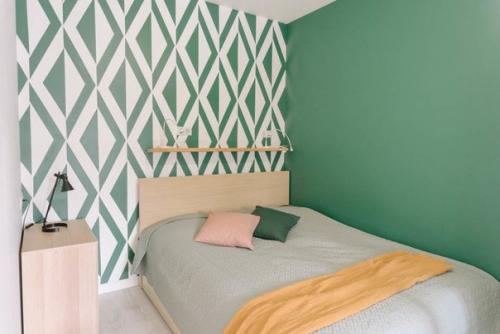 Светлый скандинавский интерьер для двоих на 32 квадратных метрах. 02