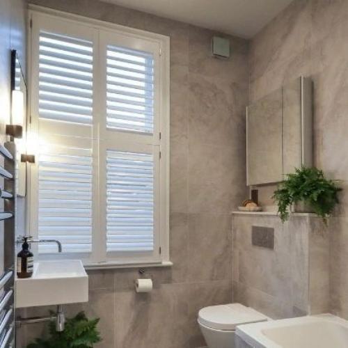 Окно в ванной: оставить нельзя заделать. 05