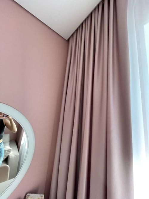 Розовые тона традиционно используют при оформлении комнат для девочек. 07