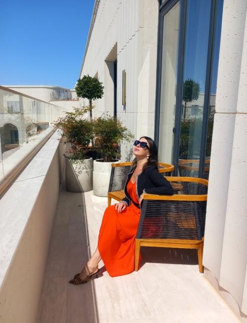 Роскошный номерной фонд, интерьеры, выполненные с использованием натуральных материалов- мрамора, редких пород дерева и латуни. 07