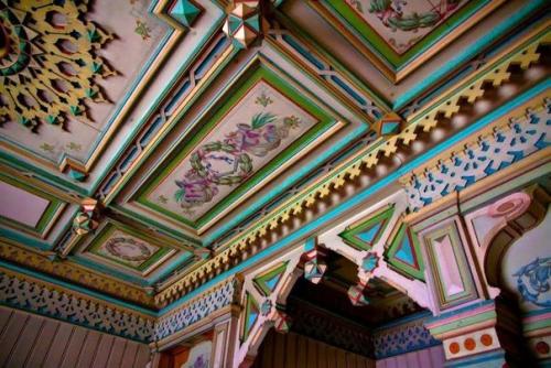 Потрясающей красоты древнерусский дом в покинутой деревне. 08