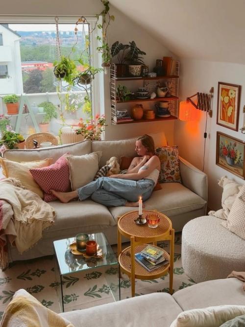 Небольшая, но очень уютная квартира с теплицей на открытом балконе. 02