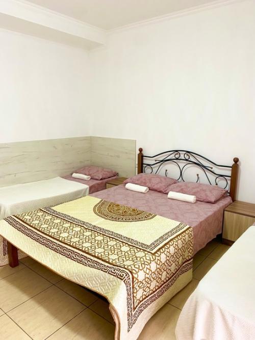 Идеальный просторный номер для отдыха семьи с 2 детьми. 01