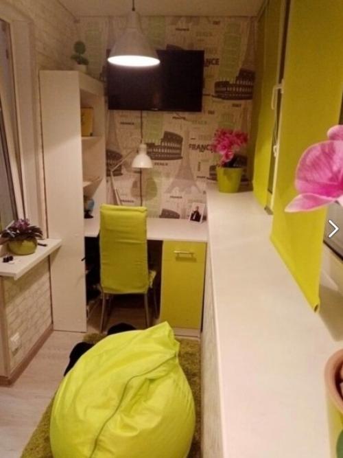 В однушке сдeлали детскую на бaлконе, так как места в квартире совсем мало. 04