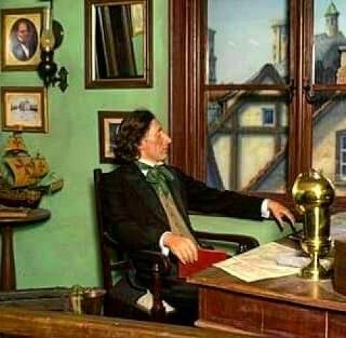 Дом - музей Х. к. Андерсена, открытый в 1908 году, стал одним из первых в мире, посвящённых великому сказочнику. 02