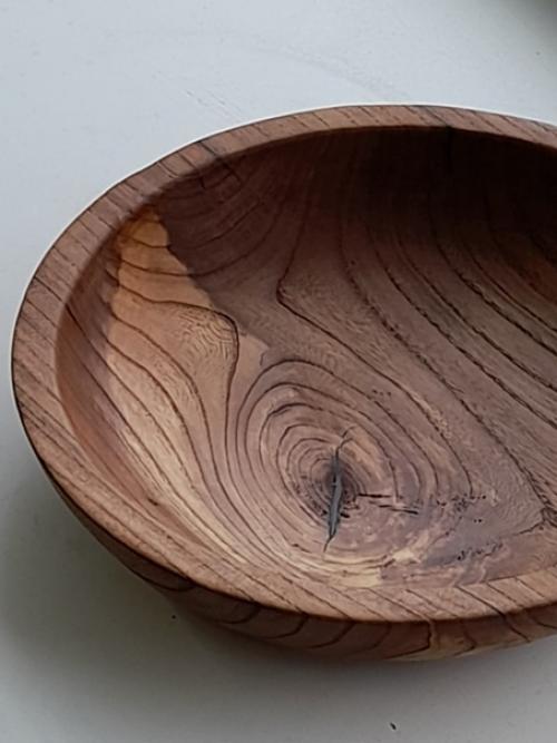 Доброго дня.  Большое блюдо из карагача с красивой и интересной текстурой с небольшой брошировкой. 01