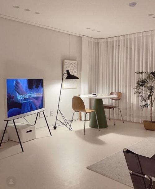 9 крутых подставок под телевизор: решение, дающее свободу дизайну интерьера и телевидению одновременно. 07