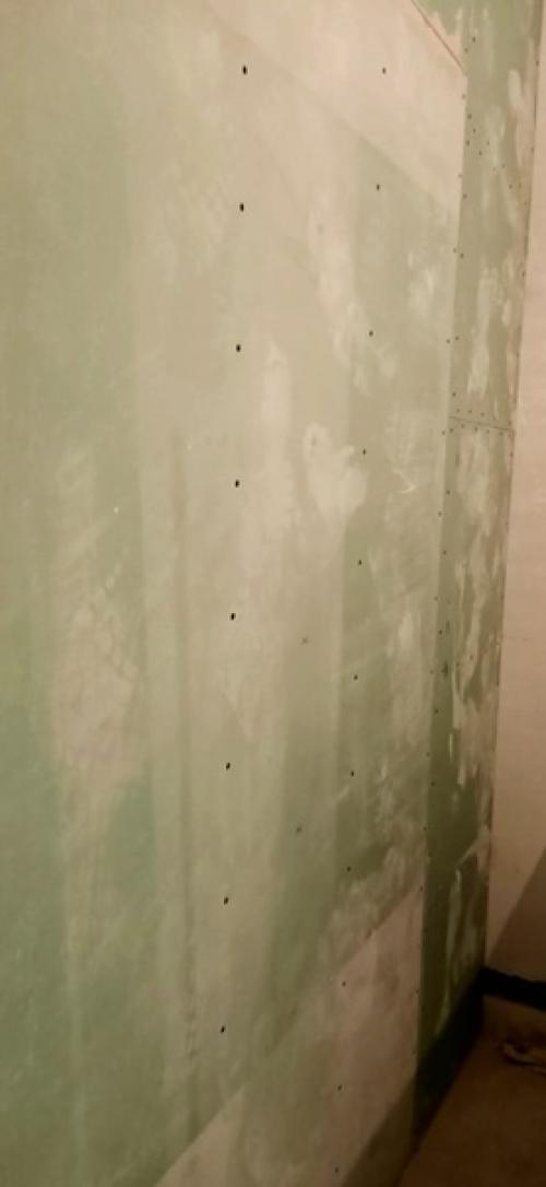 На одном из объектов занимались монтажом фальшстен из гипсокартона. 05