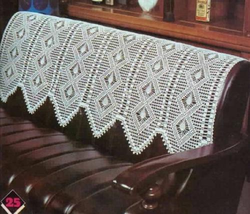 У вязаного крючком текстиля какое-то магическое свойство есть. 03