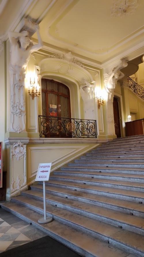 Несколько дней назад я была в Санкт-петербурге, на концерте, который проходил в прекрасном месте дворец белосельских - белозерских. 03