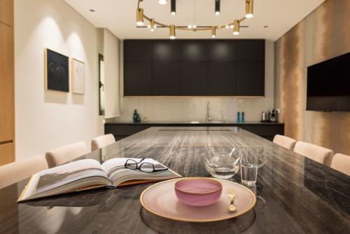 Стильная современная квартира для семейной пары с 3- мя детьми в Тель-авиве, израиль. 05