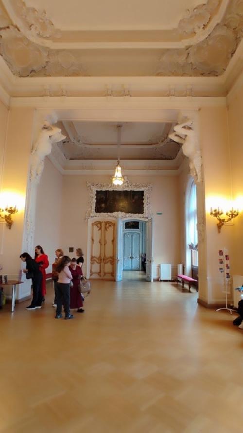 Несколько дней назад я была в Санкт-петербурге, на концерте, который проходил в прекрасном месте дворец белосельских - белозерских. 06