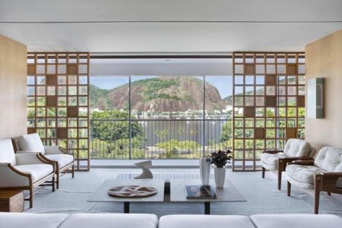 Свежий интерьер с видом на Рио. 02