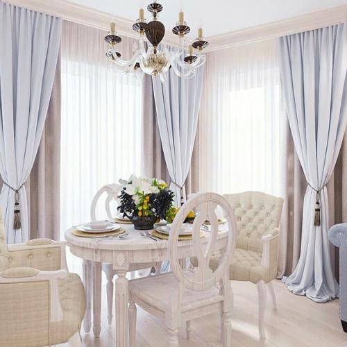 Светлая кухня и гостиная с синими акцентами. 06