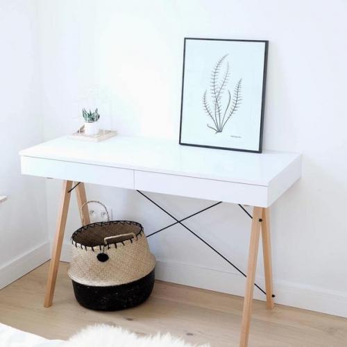 До лета еще целых две недели. 02