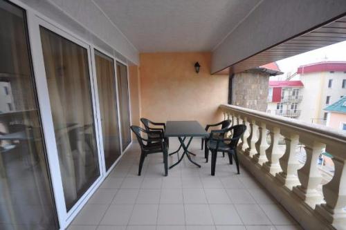 Отель дня: коттедж номер 37 (Крым, Симферополь, Николаевка). 06