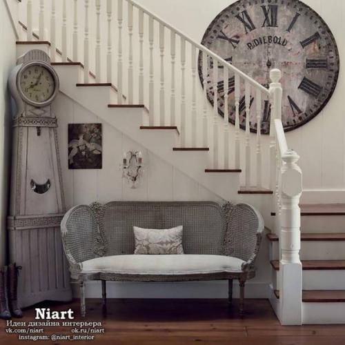 Часы в интерьере. 05