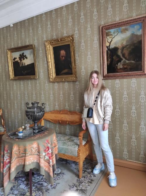 Роскошные интерьеры дома Лермонтовых воссозданы и наполнены аутентичными предметами той эпохи. 02