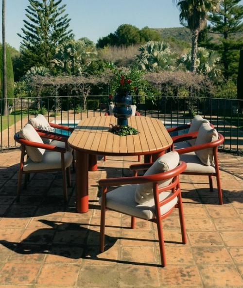 Уличная мебель тоже может быть яркой и стильной. 04