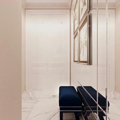 Светлая кухня и гостиная с синими акцентами. 07