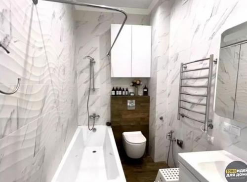 Просторная квартира. С тремя комнатами. 06