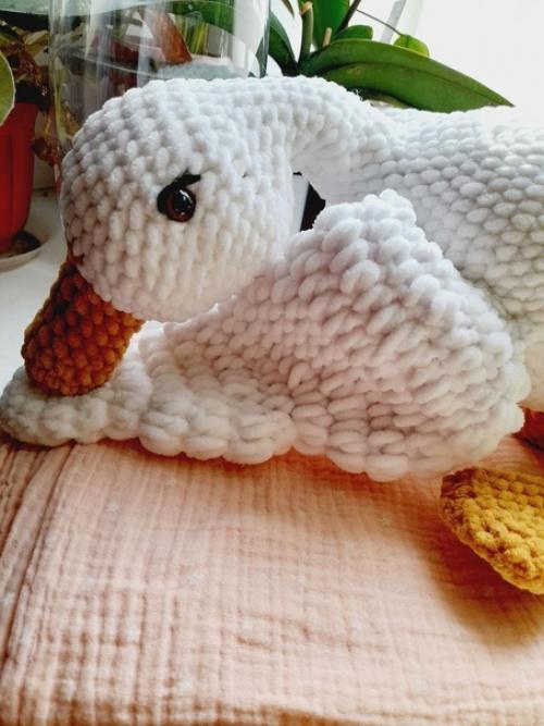 Яркая и веселая мягкая игрушка гусь - обнимусь поднимет настроение вам и вашим близким. 04