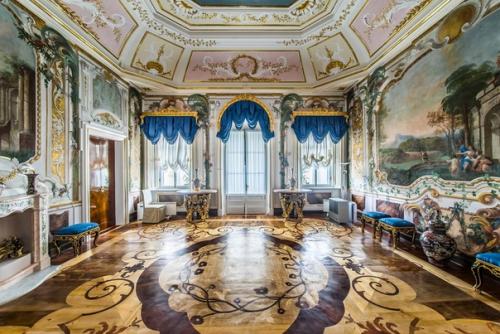 К 250-летию китайского дворца после реставрации открыты для публики залы половины Павла Петровича: штофная опочивальня, будуар и кабинет. 02