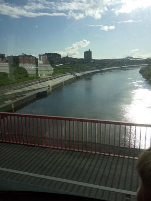 В воскресенье ребята нашей школы, вместе с половинскими школьниками посетили в Тюмени аквапарк Лето - Лето. 02