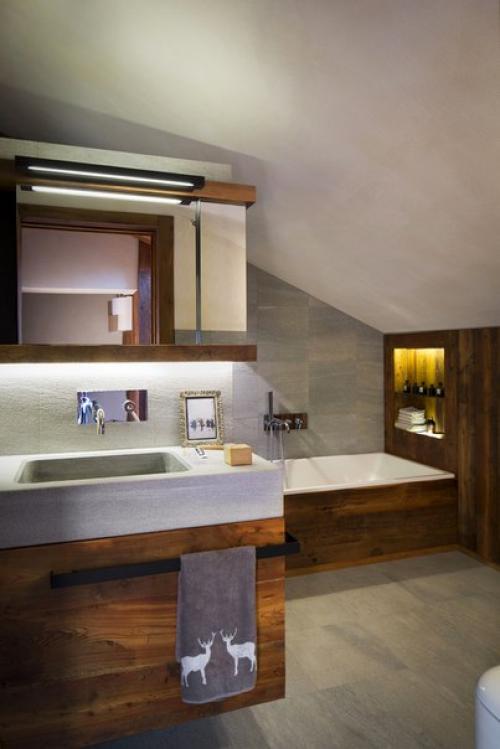 Реконструкцию мансарды типичного горного дома, расположенного у подножия Монблана, Италия, выполнила архитектурная студия Fabio Fantolino. 09