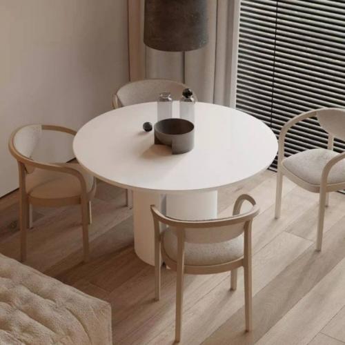 Гостиная переходящая в кухню в светлых тонах. 05