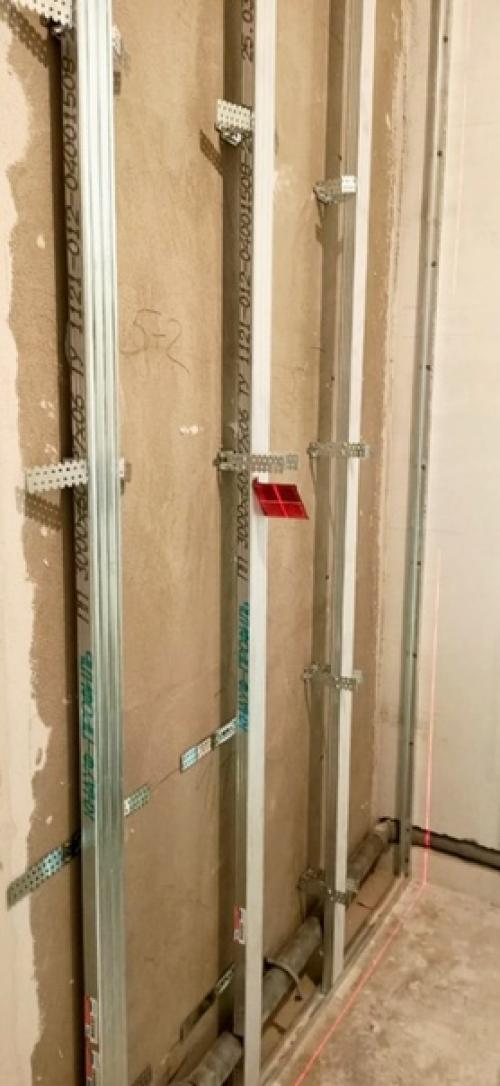 На одном из объектов занимались монтажом фальшстен из гипсокартона. 01