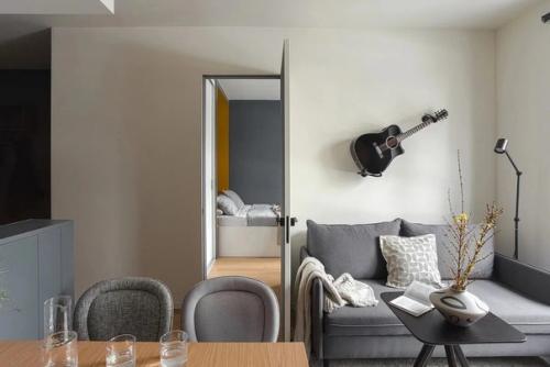 Минимализм и функциональность в интерьере квартиры (39 кв. 01