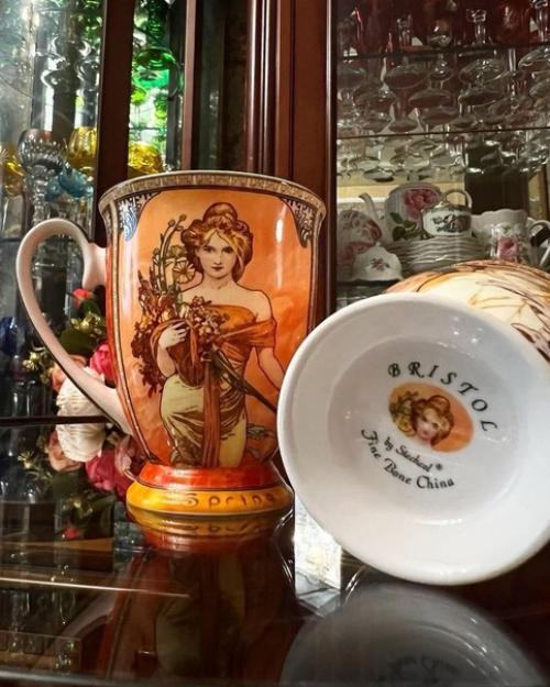 Кружки Зима и весна по мотивам картин знаменитого чешского живописца альфонса Марии муха. 04