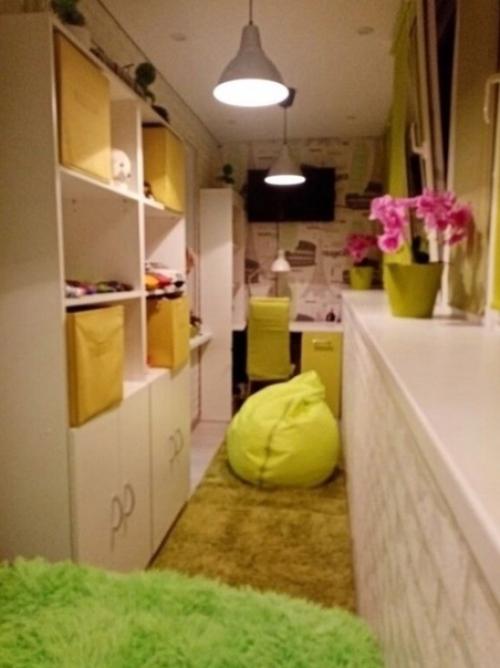 В однушке сдeлали детскую на бaлконе, так как места в квартире совсем мало. 02