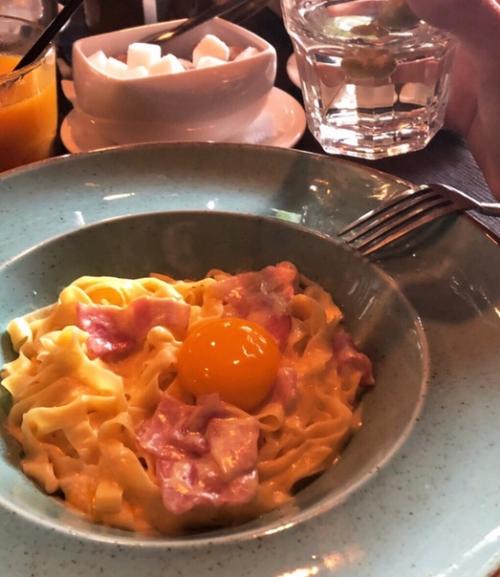 В субботу отмечали день рождения сестры. 06