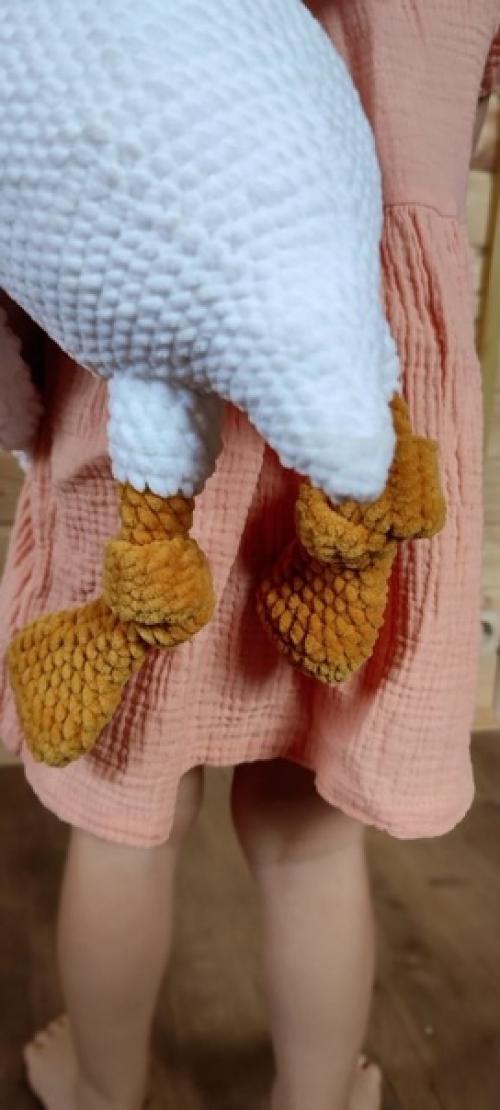 Яркая и веселая мягкая игрушка гусь - обнимусь поднимет настроение вам и вашим близким. 03