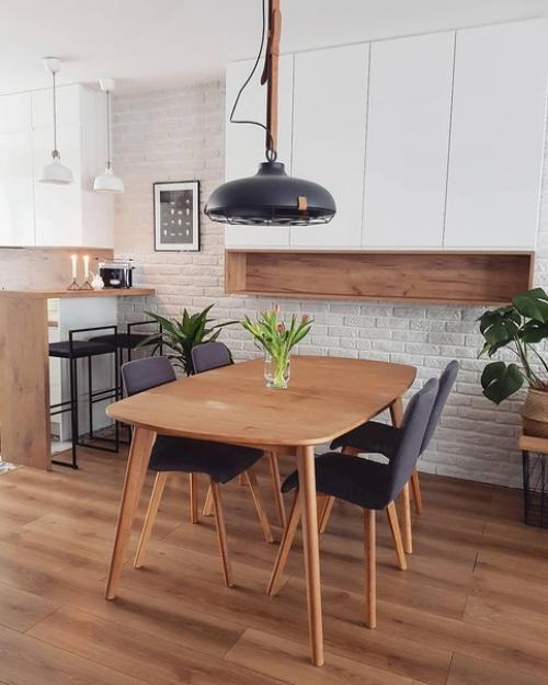 Хозяйка подошла с умом и любовь к планировке и интерьеру своей кухни. 05