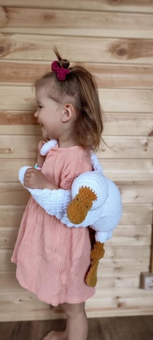 Яркая и веселая мягкая игрушка гусь - обнимусь поднимет настроение вам и вашим близким. 01