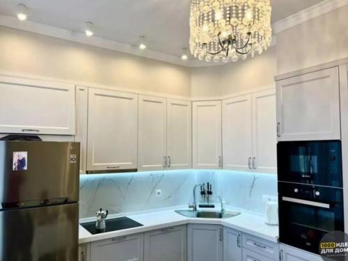 Просторная квартира. С тремя комнатами. 01