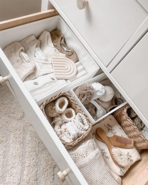 В скандинавском интерьере используйте светлую древесину. 02