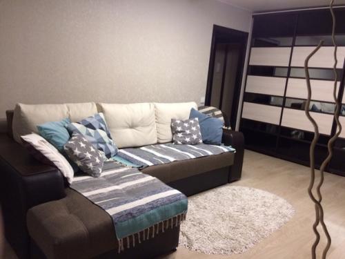 Добрый вечер, хочу показать свою гостиную - спальню в однокомнатной квартире. 04