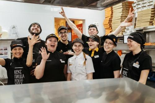 Новенькая пиццерия в тёплом стане на профсоюзной, 152 к 2 с 2 получилась просто замечательной! 03