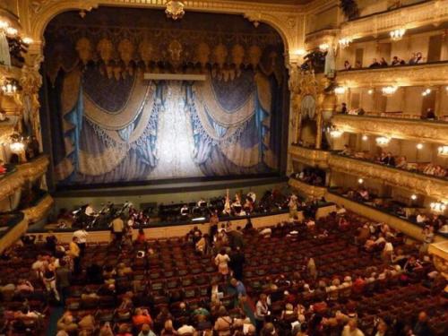 Мариинский театр. Vigilandoquiesco - гласила надпись на щите минервы, сидящей над входом нового столичного театра (покоясь, продолжаю бдение. 01 Мариинский театр. Vigilandoquiesco - гласила надпись на щите минервы, сидящей над входом нового столичного театра (покоясь, продолжаю бдение. 01