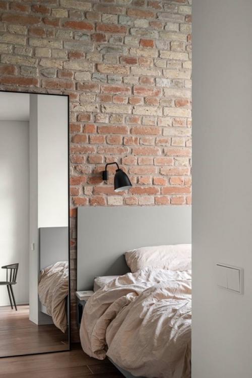 Цветовая гамма квартиры сдержанная: белые стены хорошо сочетаются с пастельными оттенками элементов интерьера. 06