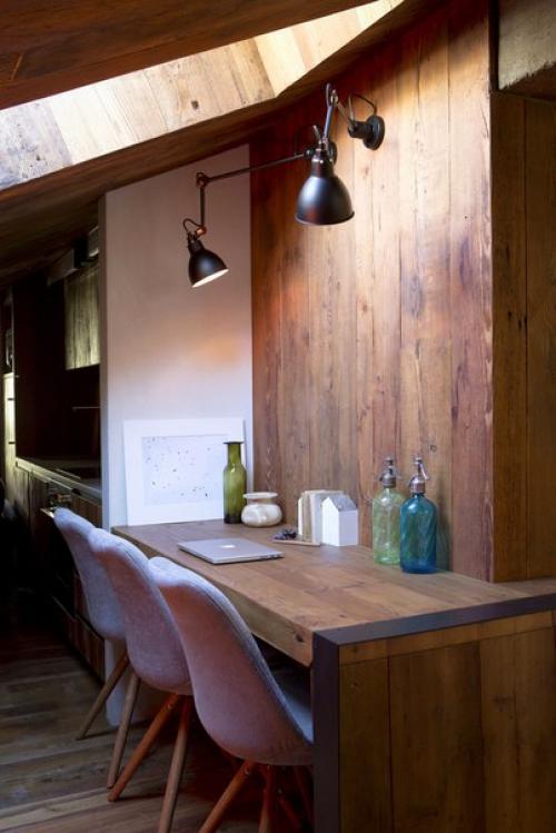 Реконструкцию мансарды типичного горного дома, расположенного у подножия Монблана, Италия, выполнила архитектурная студия Fabio Fantolino. 03