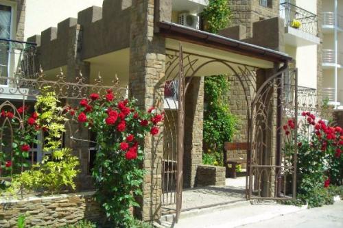 Отель дня: коттедж номер 37 (Крым, Симферополь, Николаевка). 07