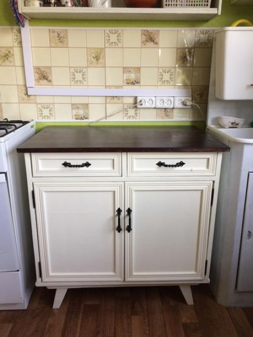 Эта старушка досталась нам от прежних хозяев, когда мы приобрели дачу. 03